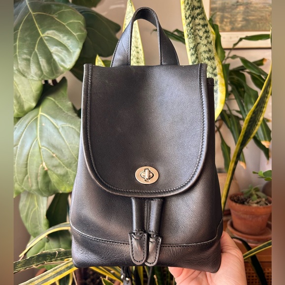 Vintage Coach Black 2000 Costa Rica Small Daypack with Nickel Hardware 9960 - Picture 2 of 8